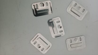 LOUVERS CLIP